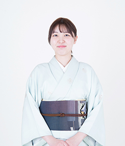 中西呉服店STAFF　土居 明日美